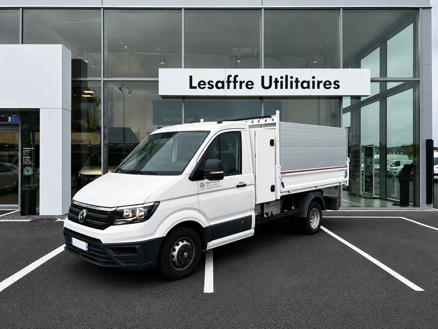 Camion utilitaire 20m3 avec hayon à Lille